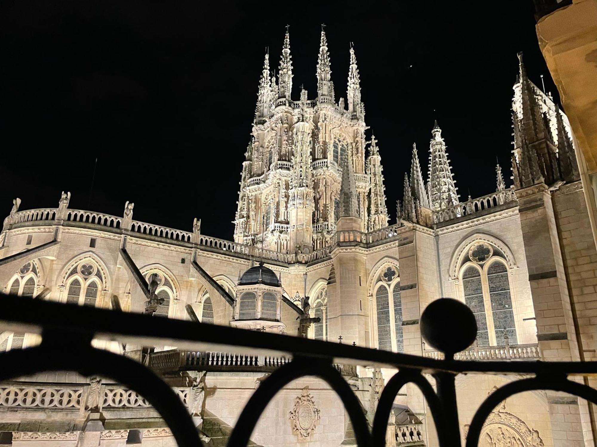 Contemplando La Catedral By Exclusive Burgos Apartments Kültér fotó