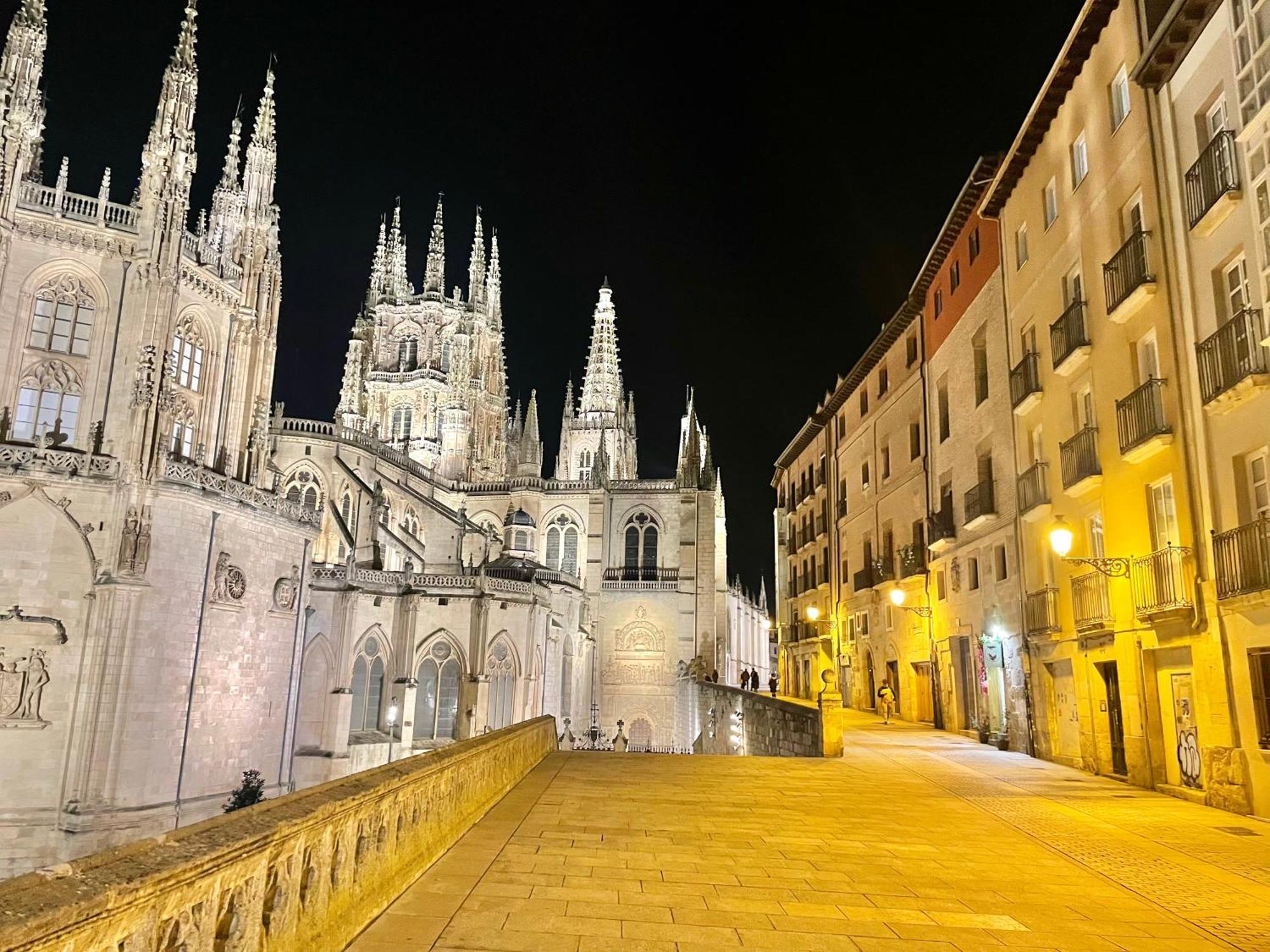 Contemplando La Catedral By Exclusive Burgos Apartments Kültér fotó